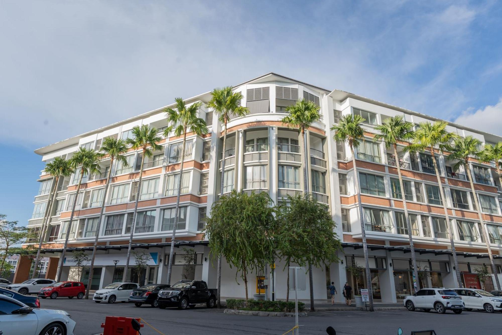 Marina Times Square Homestay By Evernent Miri Exterior photo